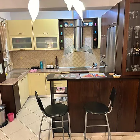 شقة Brand New In Thessaloniki Tagarades